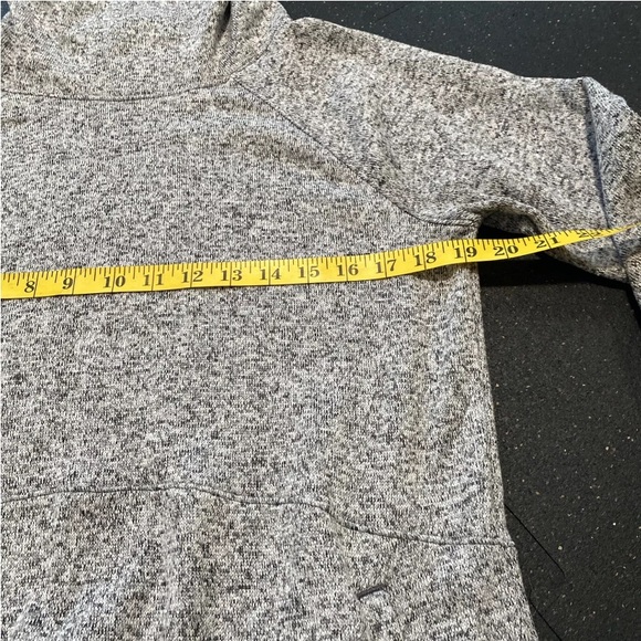 Tek Gear On-the-go-gear Women’s Size Medium Gray Heathered Fleece Sweater - Picture 7 of 11